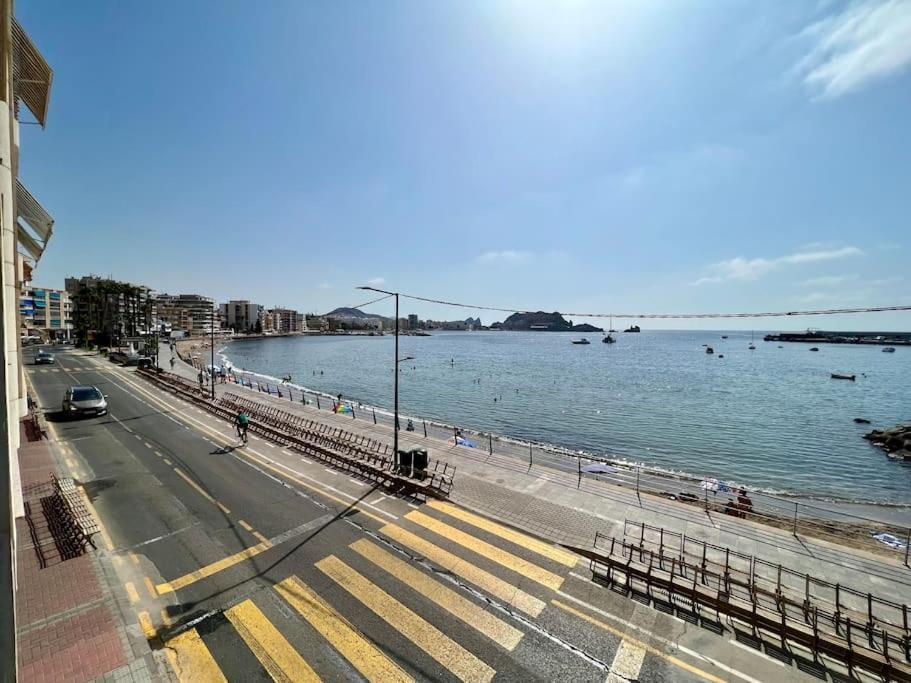 Apartamento Primera Linea De Playa, Varadero, En Bahia De Levante,aguilas *